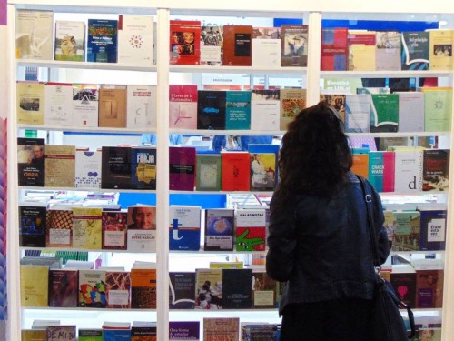 Editoriales y lectores en la Patagonia, tema de conversación en la Feria del Libro de General Roca